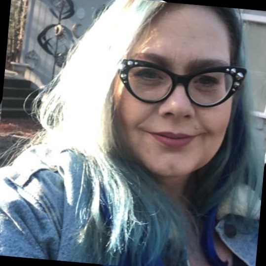 Chelle Honiker: Co-Founder & Publisher: Indie Author Magazine & Indie Author Training